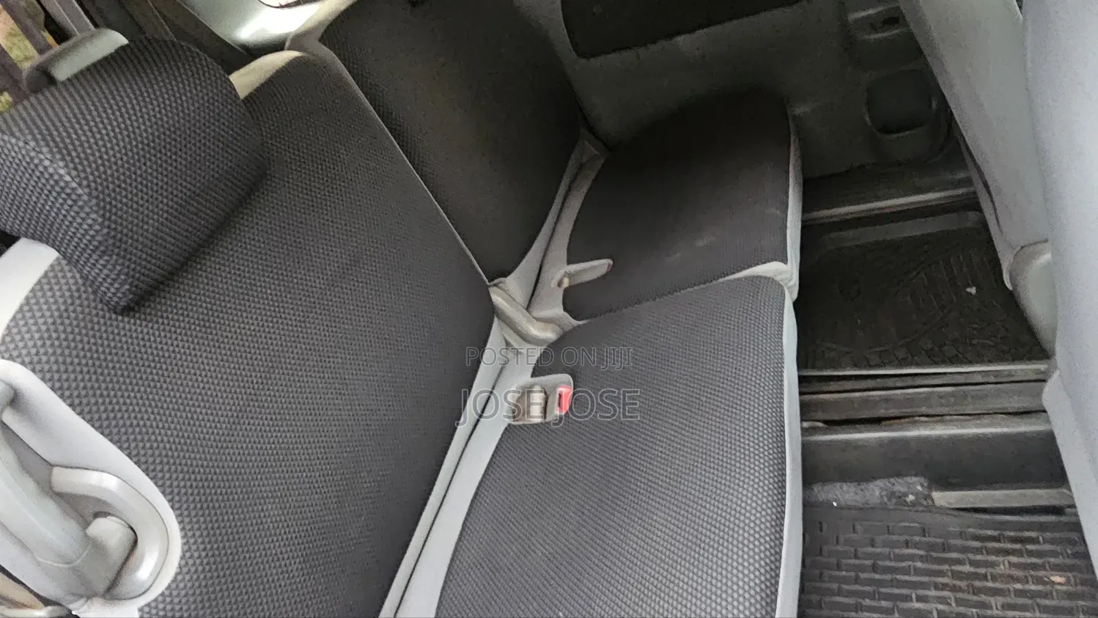 Toyota Sienta 2006 Silver