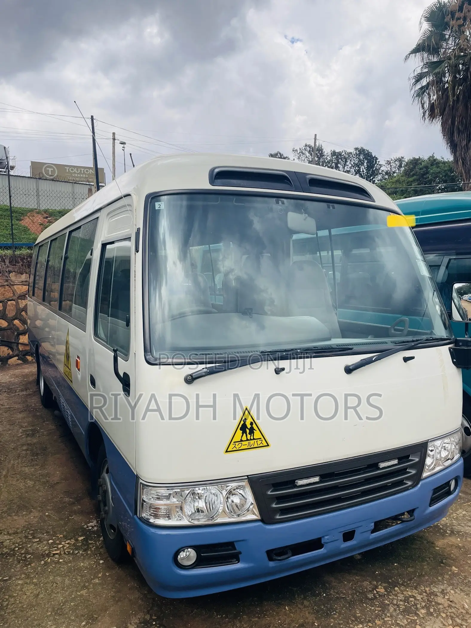 Toyota Coaster 2014 Blue