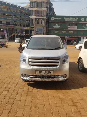 Toyota Noah 2009 Silver