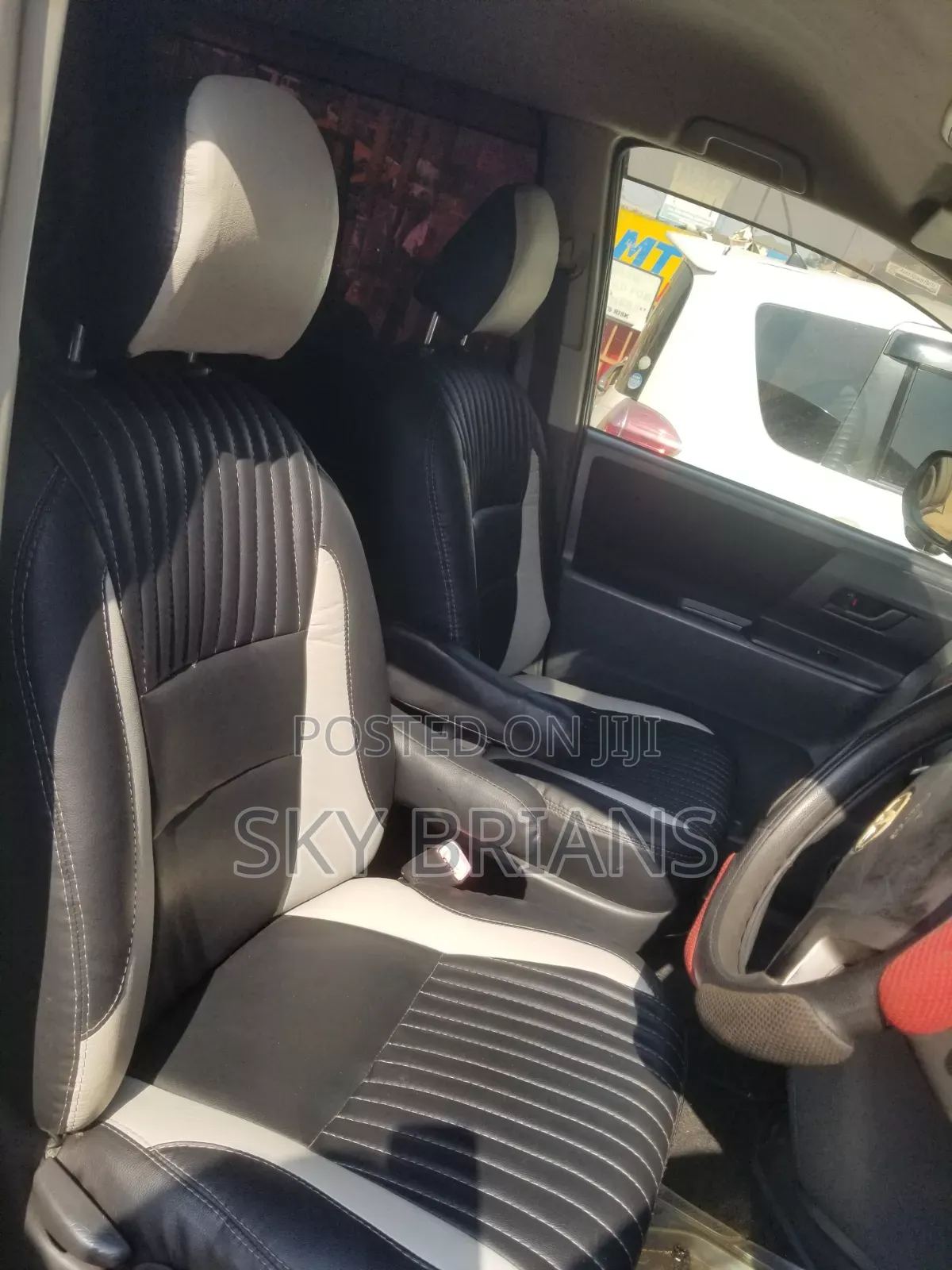 Toyota Noah 2009 Silver
