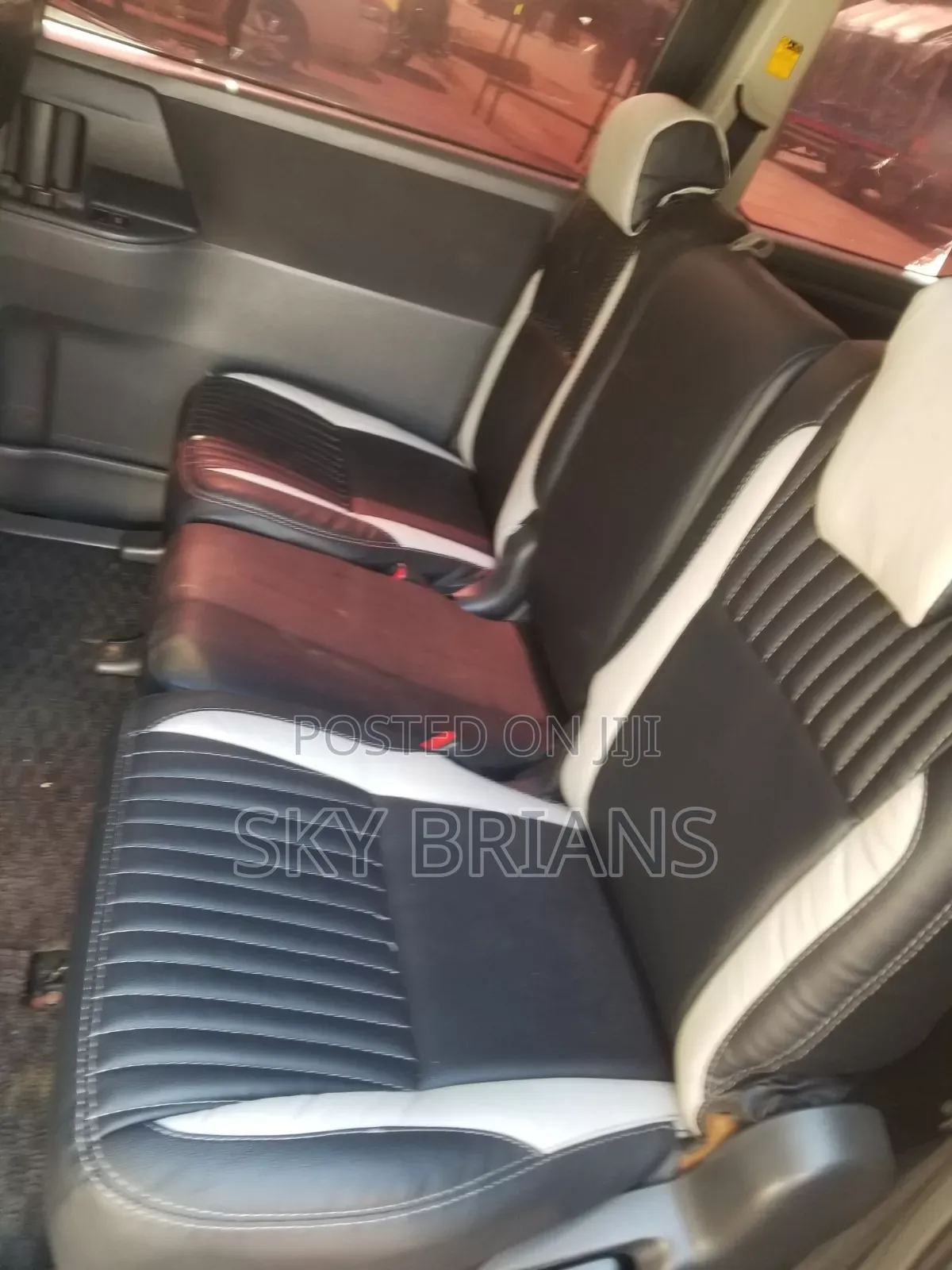 Toyota Noah 2009 Silver