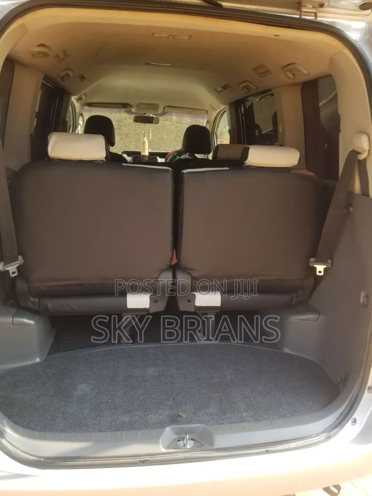 Toyota Noah 2009 Silver