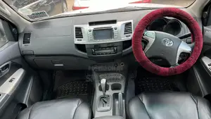 Toyota Hilux 2012 White