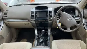 Toyota Land Cruiser Prado 2006 White