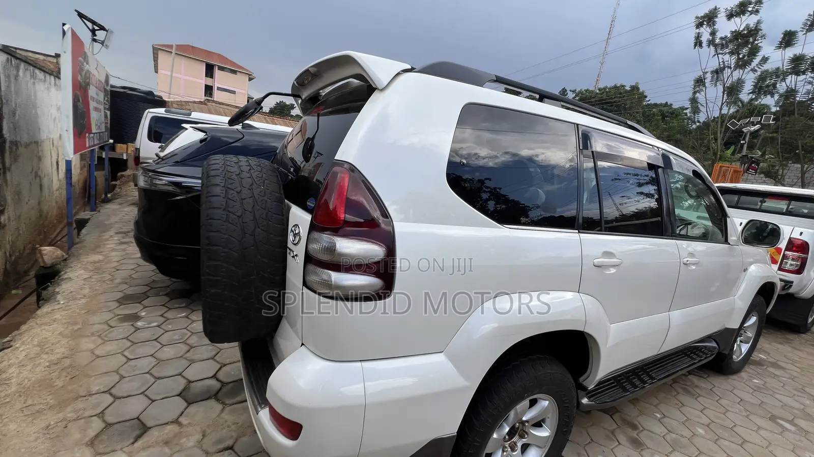 Toyota Land Cruiser Prado 2006 White