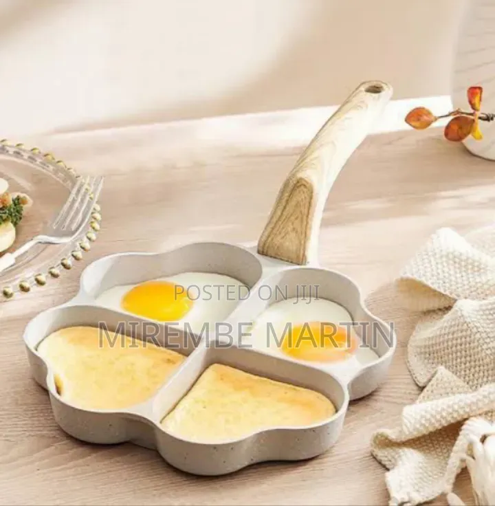 4-Cup Nonstick Heart-Shaped Egg Frying Pan