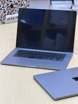 Laptop Apple MacBook Air 2024 M3 24GB Apple M3 SSD 512GB