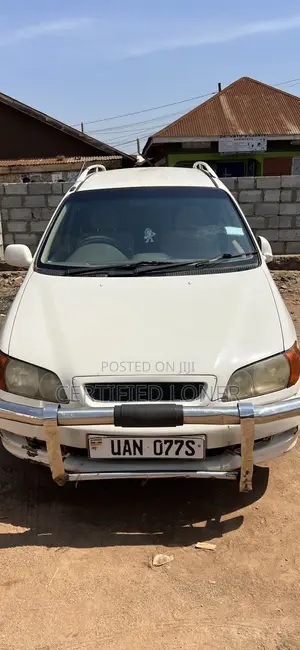 Toyota Ipsum 1999 White