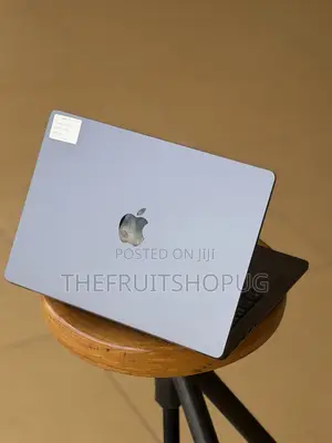 Laptop Apple MacBook Pro 2023 M3 Pro 36GB Apple M3 Pro SSD 512GB