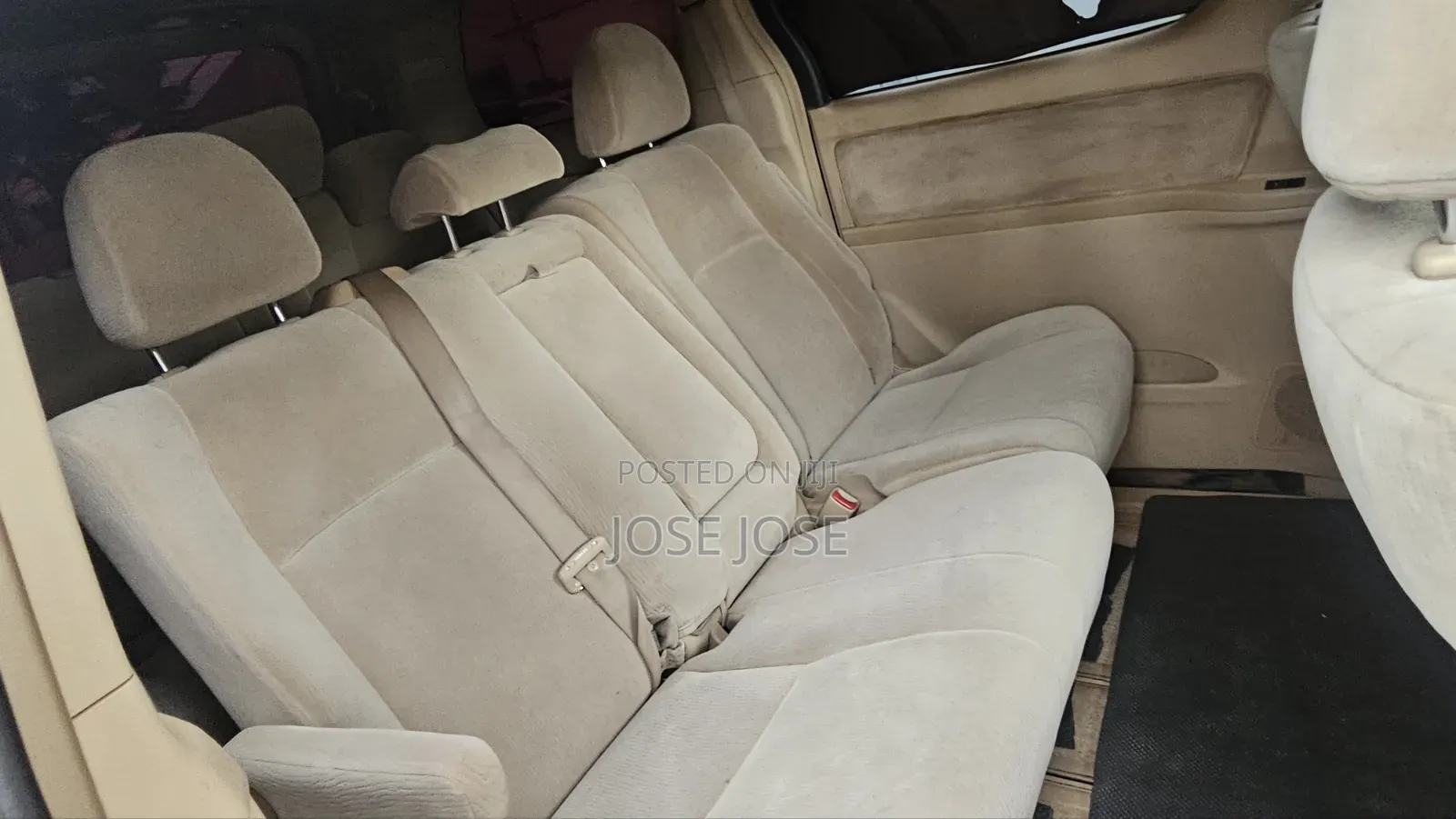 Toyota Alphard 2010 Gold
