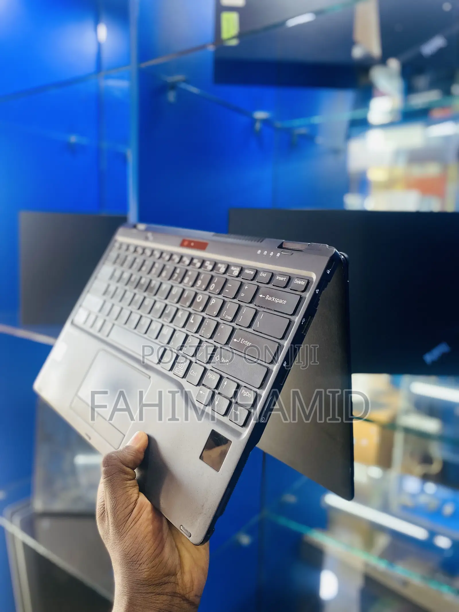 New Laptop Fujitsu Lifebook U939 8GB Intel Core i5 SSD 256GB