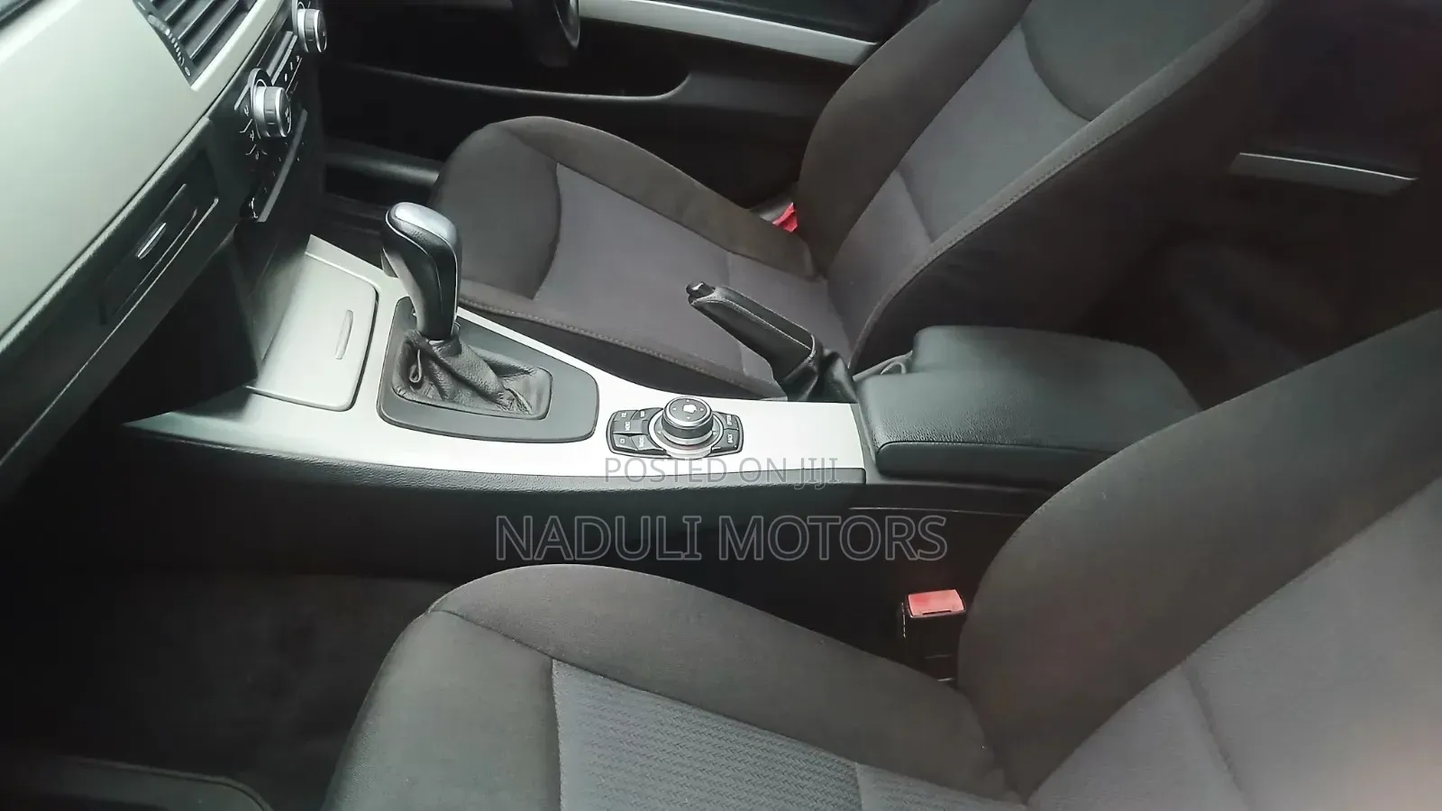 BMW 320i 2011 Silver