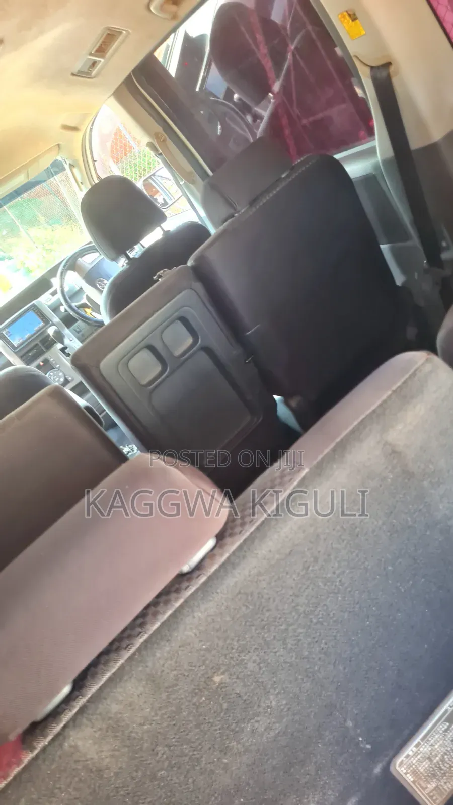 Toyota Noah 2.0 143hp FWD (8 Seater) 2008 White