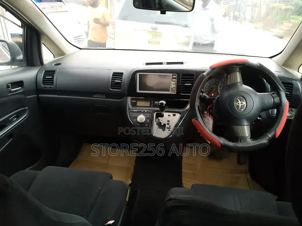 Toyota Wish 2006 Gray