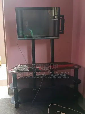 Perfect TV Flat Screen Black Inches 24 and Its TV Stand