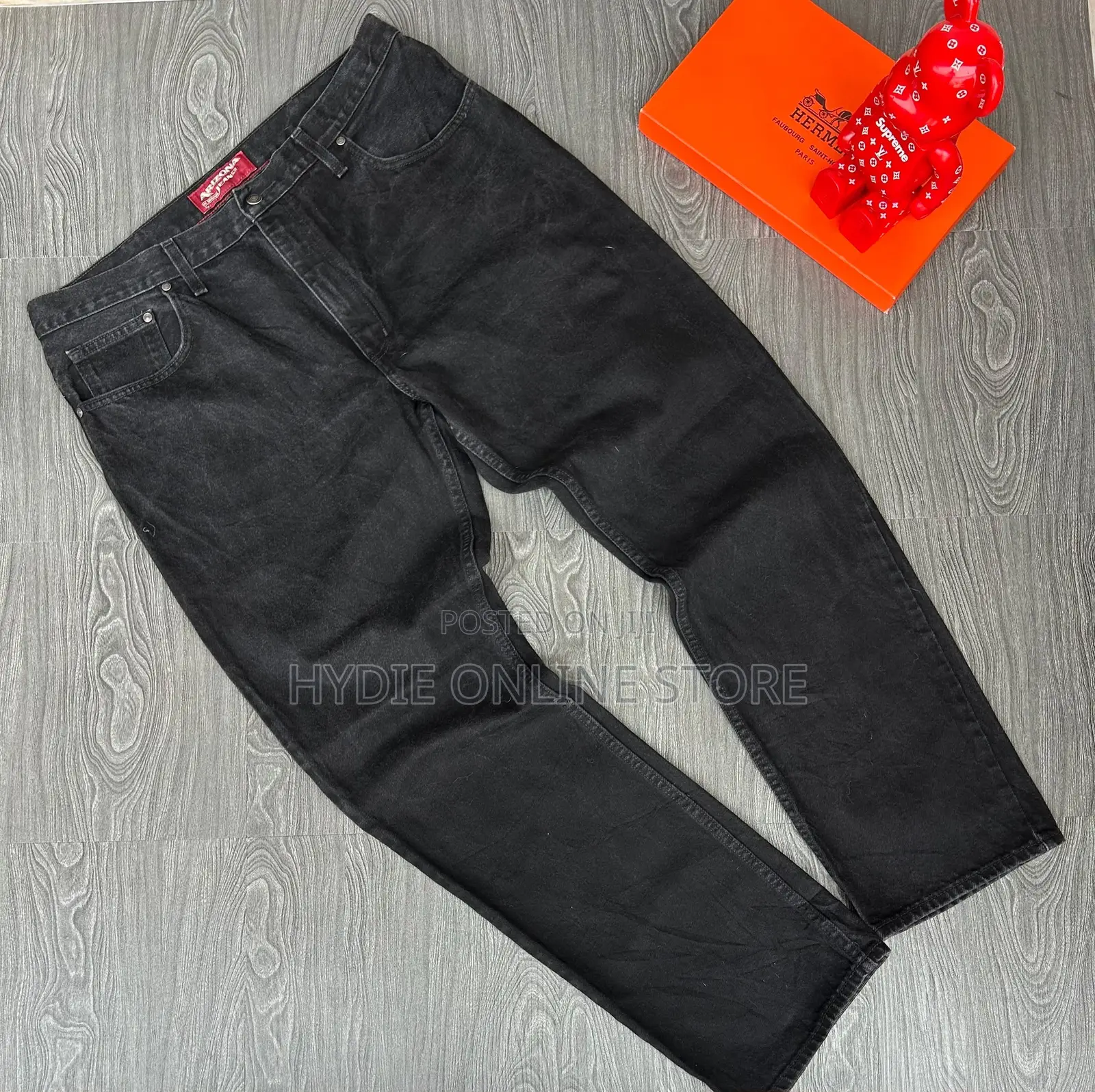 Trendy Baggy Men’s Jeans – Stylish, Relaxed & Comfortable 