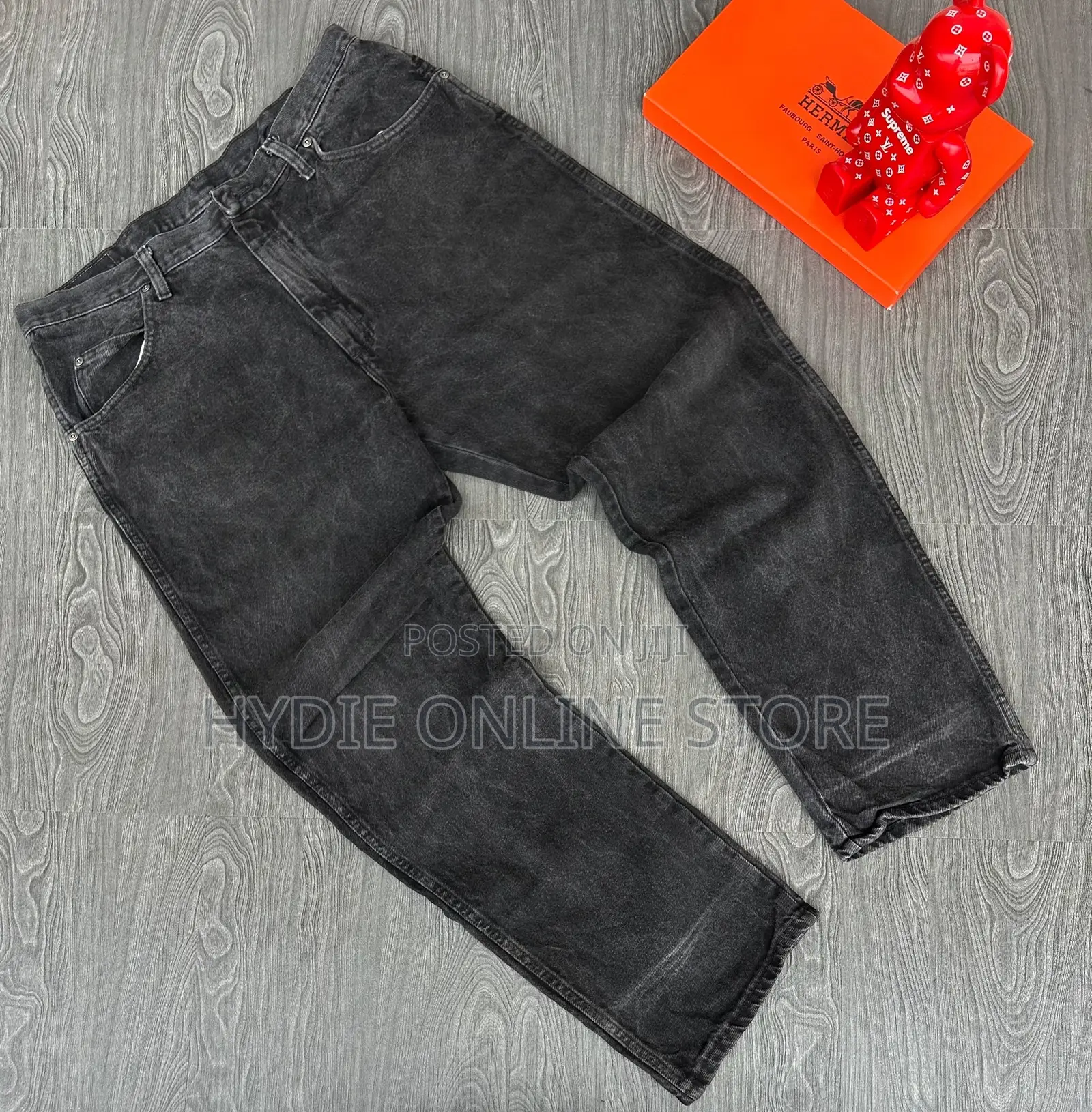 Trendy Baggy Men’s Jeans – Stylish, Relaxed & Comfortable 