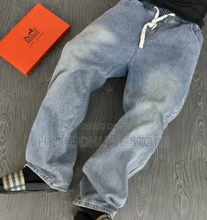 Trendy Baggy Men’s Jeans – Stylish, Relaxed & Comfortable 