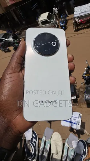 Tecno Spark 30C 128 GB White