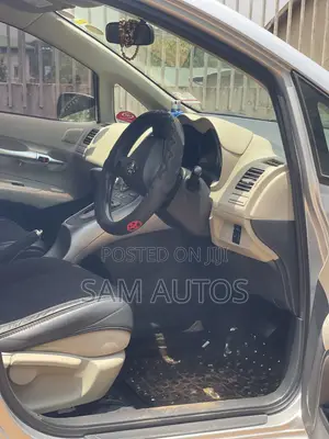 Toyota Auris 2011 Silver