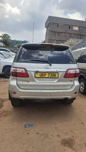 Toyota Fortuner 2005 Silver