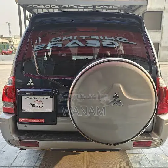 Mitsubishi Pajero 2002 Black