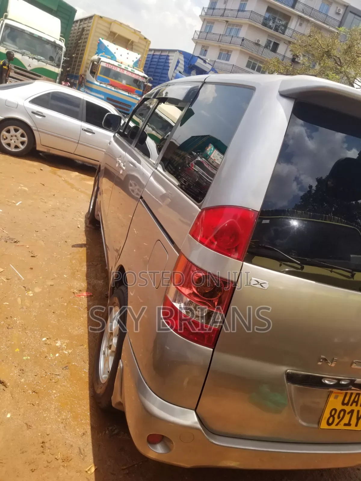 Toyota Noah 2005 Silver