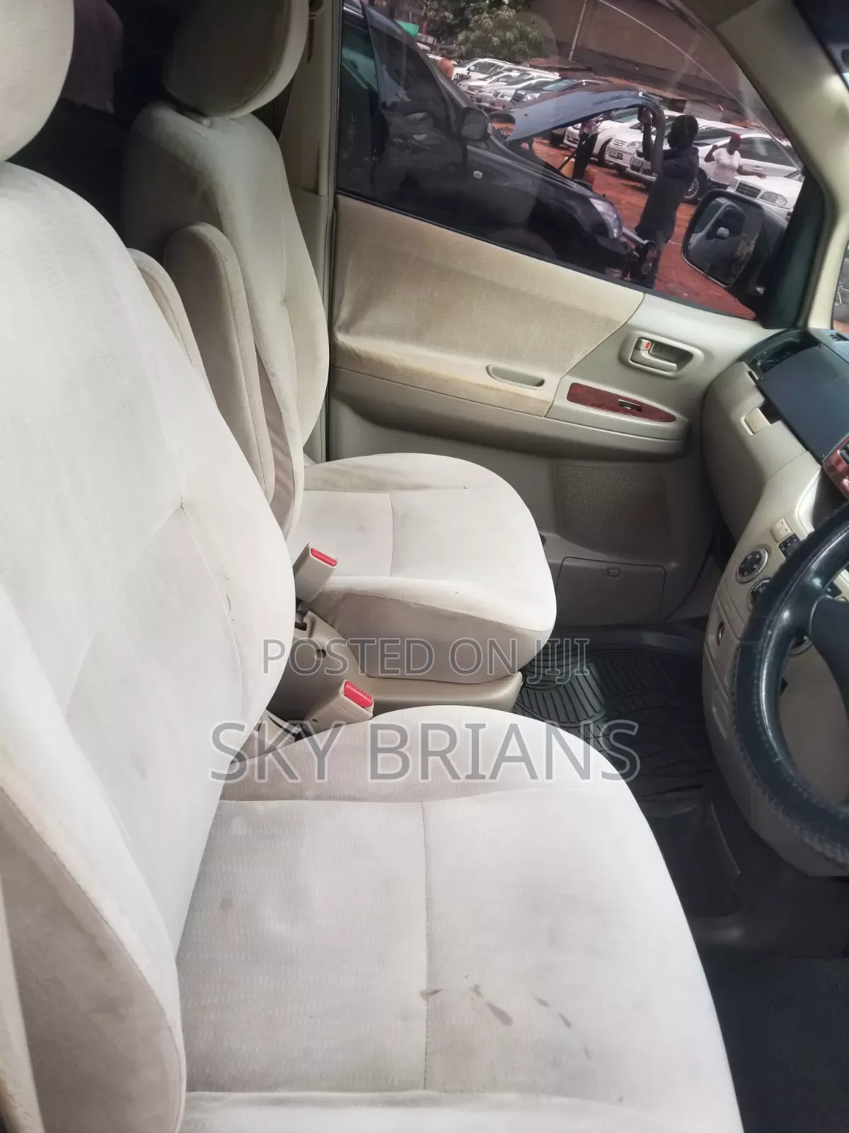 Toyota Noah 2005 Silver