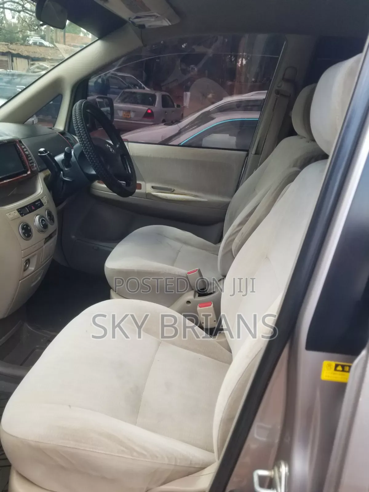 Toyota Noah 2005 Silver
