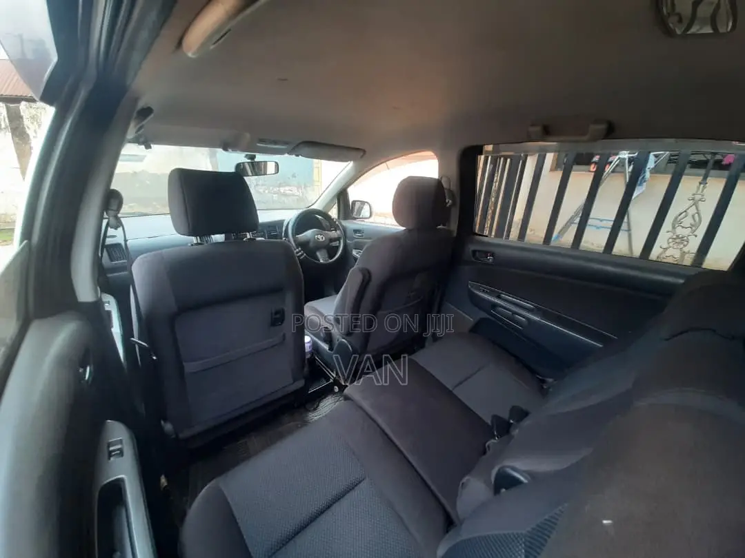Toyota Wish 2006 Silver