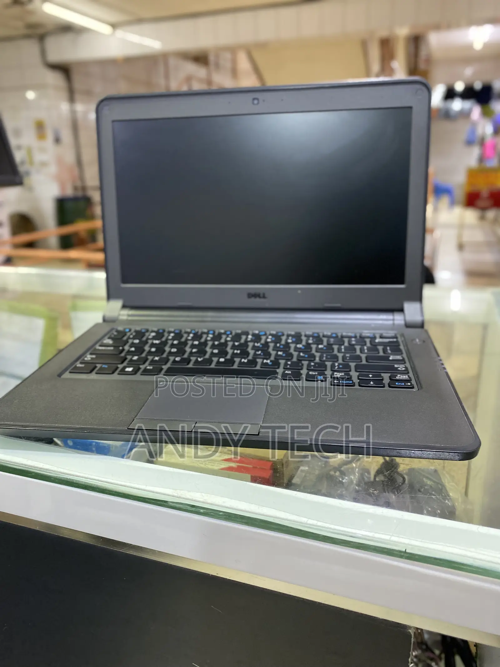 Laptop Dell Latitude 3350 4GB Intel Core i3 HDD 500GB
