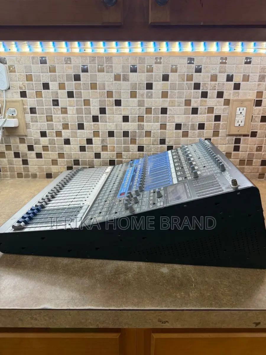 PreSonus StudioLive 16.0.2 Digital Mixer, 16-Channel