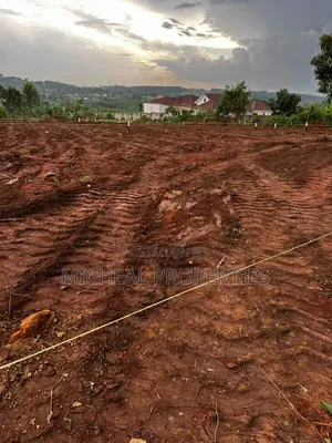 Plot for Sell Gayaza Kiwenda Nazaresi at 9m 50ft by 50ft