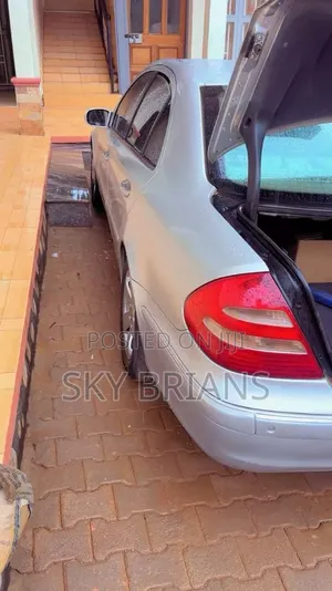 Mercedes-Benz E320 2003 Silver