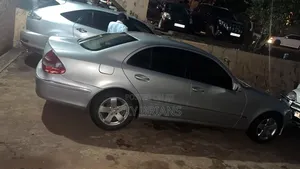 Mercedes-Benz E320 2003 Silver
