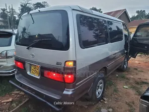 Toyota HiAce 2001 Beige
