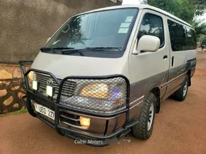 Toyota HiAce 2001 Beige