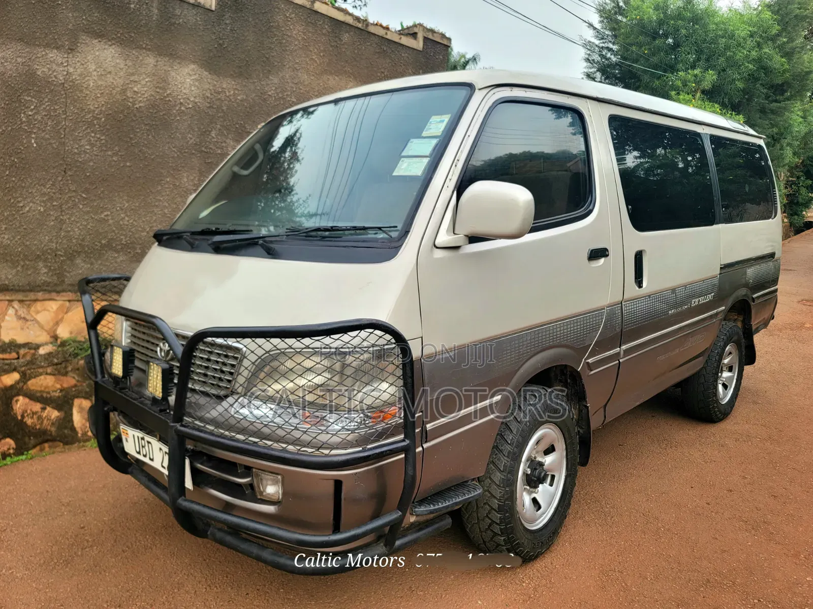 Toyota HiAce 2001 Beige
