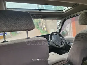 Toyota HiAce 2001 Beige