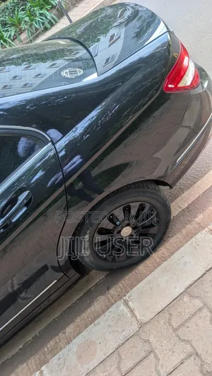 Mercedes-Benz C200 2010 Black