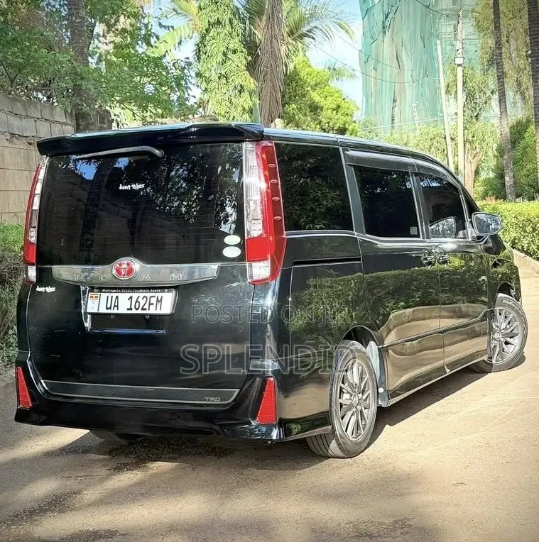 Toyota Noah 2014 Black