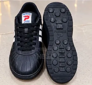 Wan Buy a Shoe?