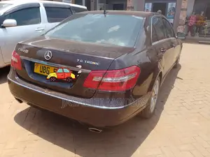 Mercedes-Benz C320 2010 Maroon