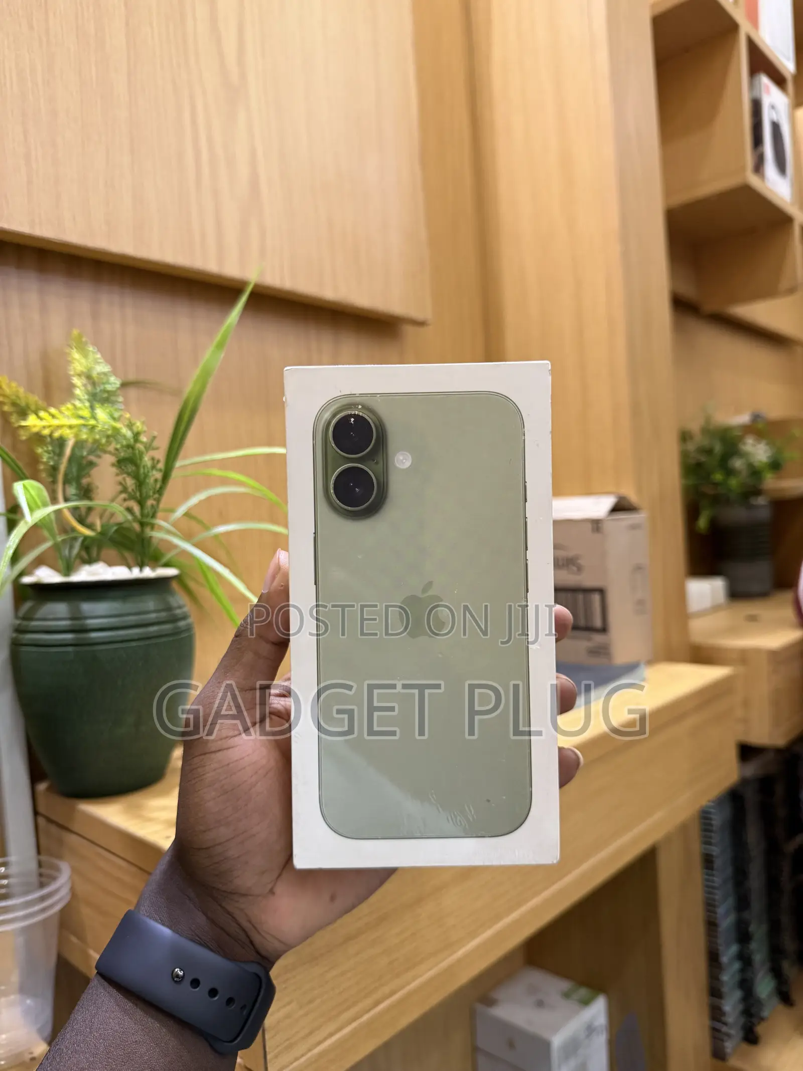 New Apple iPhone 17 256 GB Green