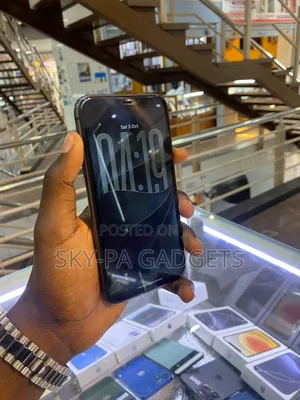 New Apple iPhone 11 64 GB Black