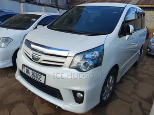 Toyota Noah 2012 White