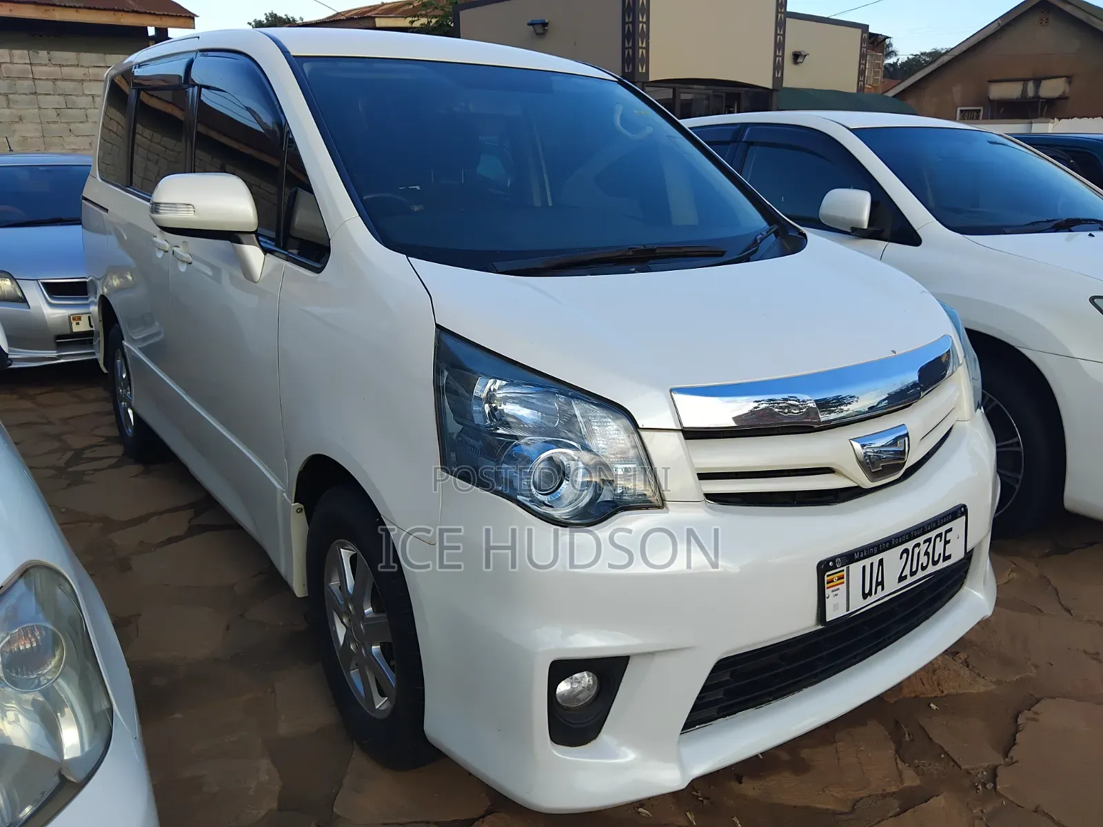 Toyota Noah 2012 White