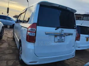 Toyota Noah 2012 White