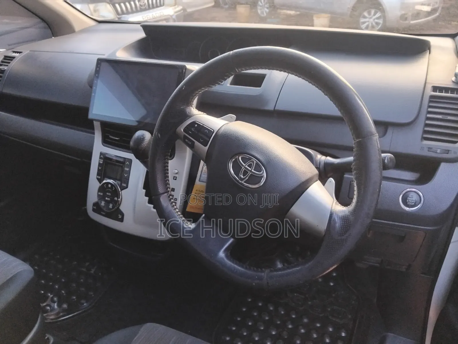 Toyota Noah 2012 White