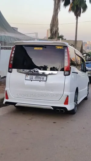 Toyota Noah 2.0 FWD (7 Seater) 2015 White